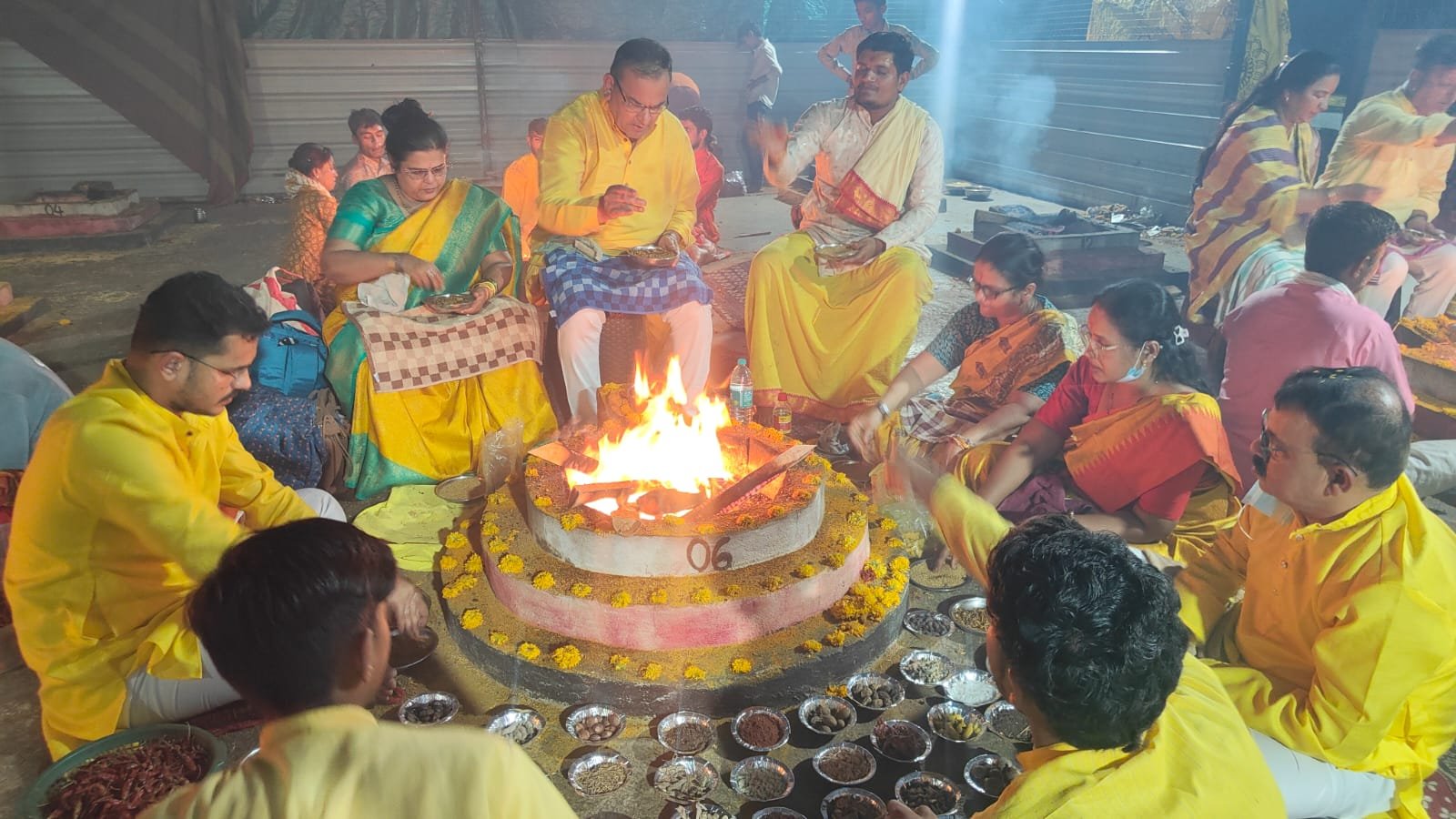 Pandit Ji performing spiritual guidance